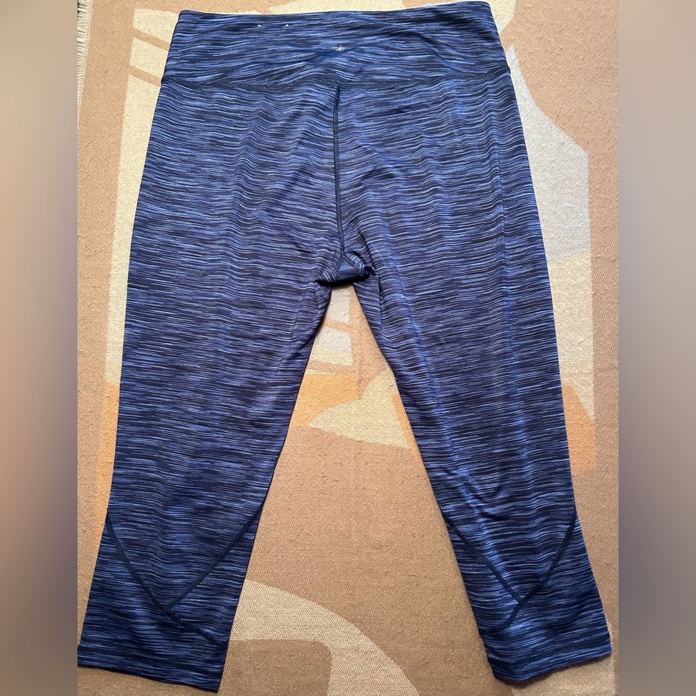 Blue capri length leggings by trek gear, XL - Picture 2 of 9